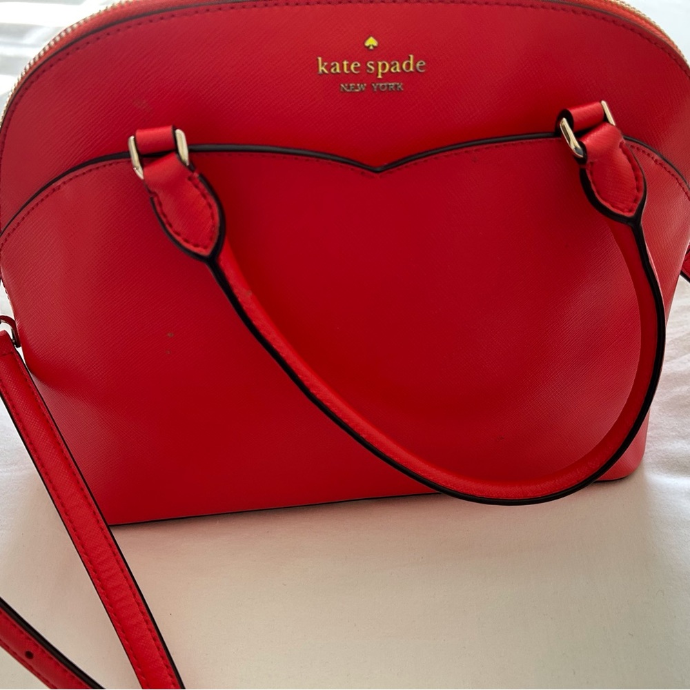Kate spade Red Peyton Dome Medium. Leather